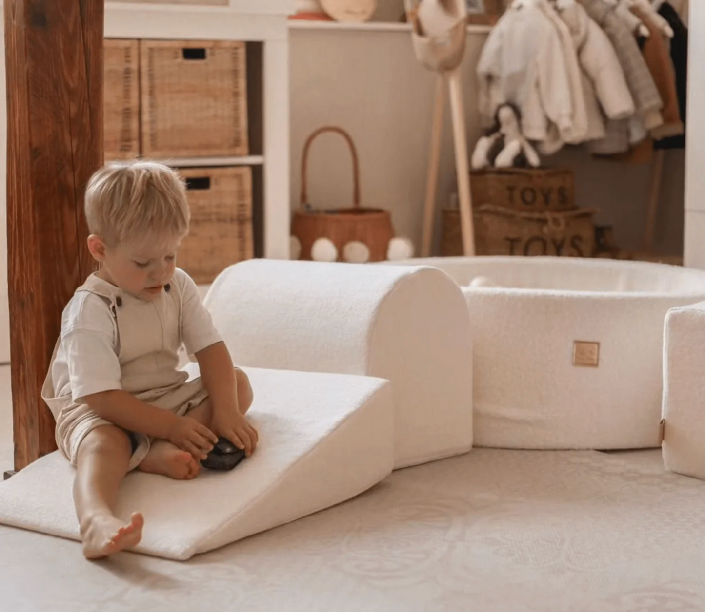 Playground Boucle με Μπαλοπισίνα Large White | Candy