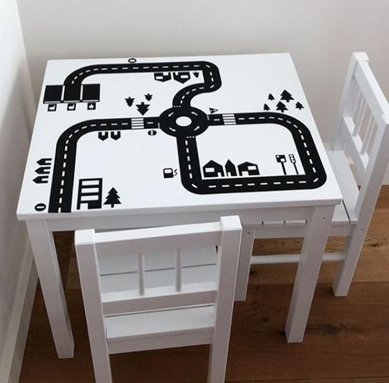 Sticky Roads Black